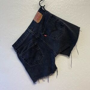 Levi’s Mid Thigh high waisted black denim shorts 501
